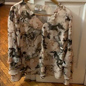 Calvin Klein ruffles sleeve print top.